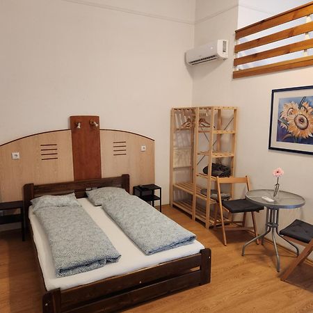 Apartman Deisi บูดาเปสต์ ภายนอก รูปภาพ